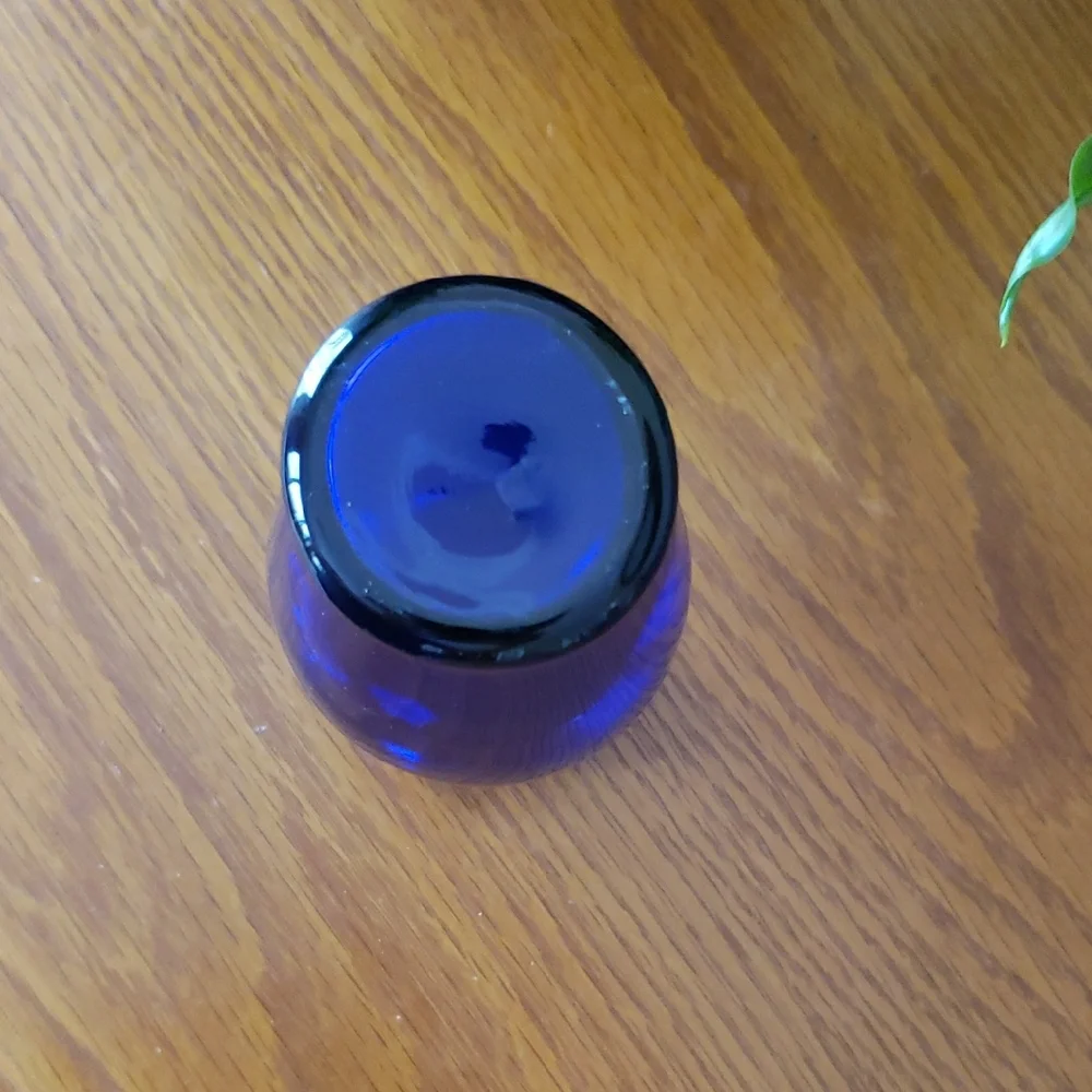Vtg Blue Glass Bud Vase - Approx 5 1/4